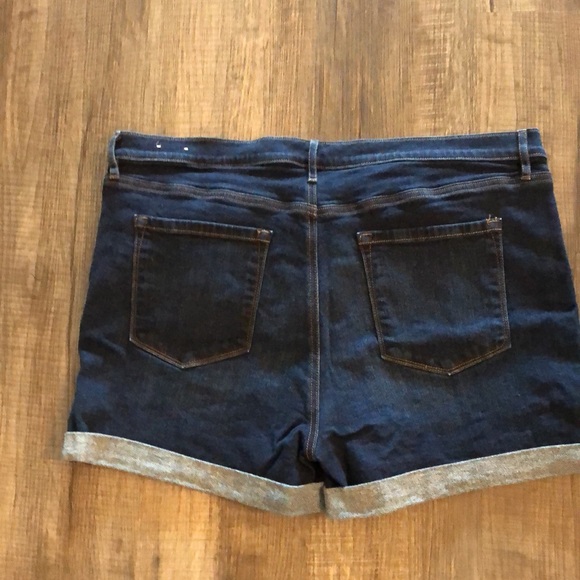 (2) Pairs of Loft Jean Shorts - Picture 4 of 9